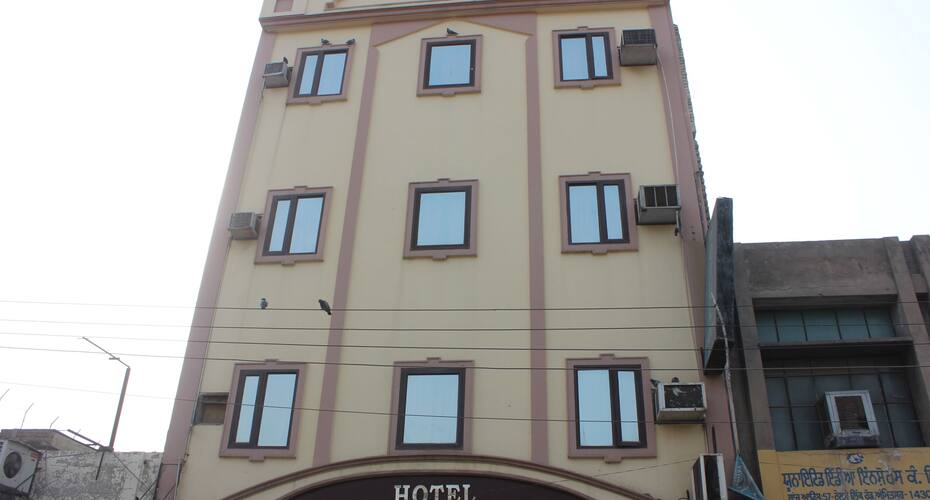 Hotel Aaditya Heights, Amritsar 1